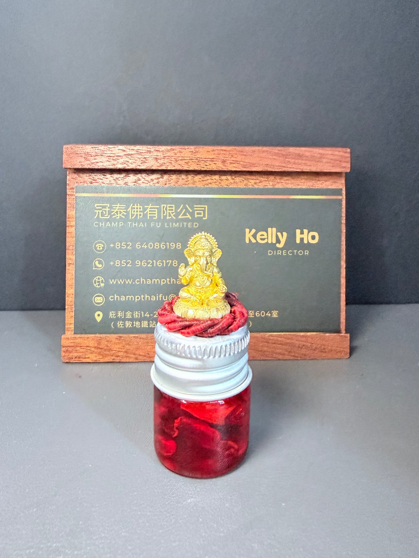 全域開運〰️萬象油♥️♥️♥️ 只有出100瓶🔺(稀有入料) 🔺超過30個知名阿贊加持〰️ 阿贊濕 阿贊南澳 阿贊博通 阿贊拉 阿贊咒 阿贊凱爾 阿贊boe 阿贊pim 阿贊歐查 等等 重點師傅認證加持♥️