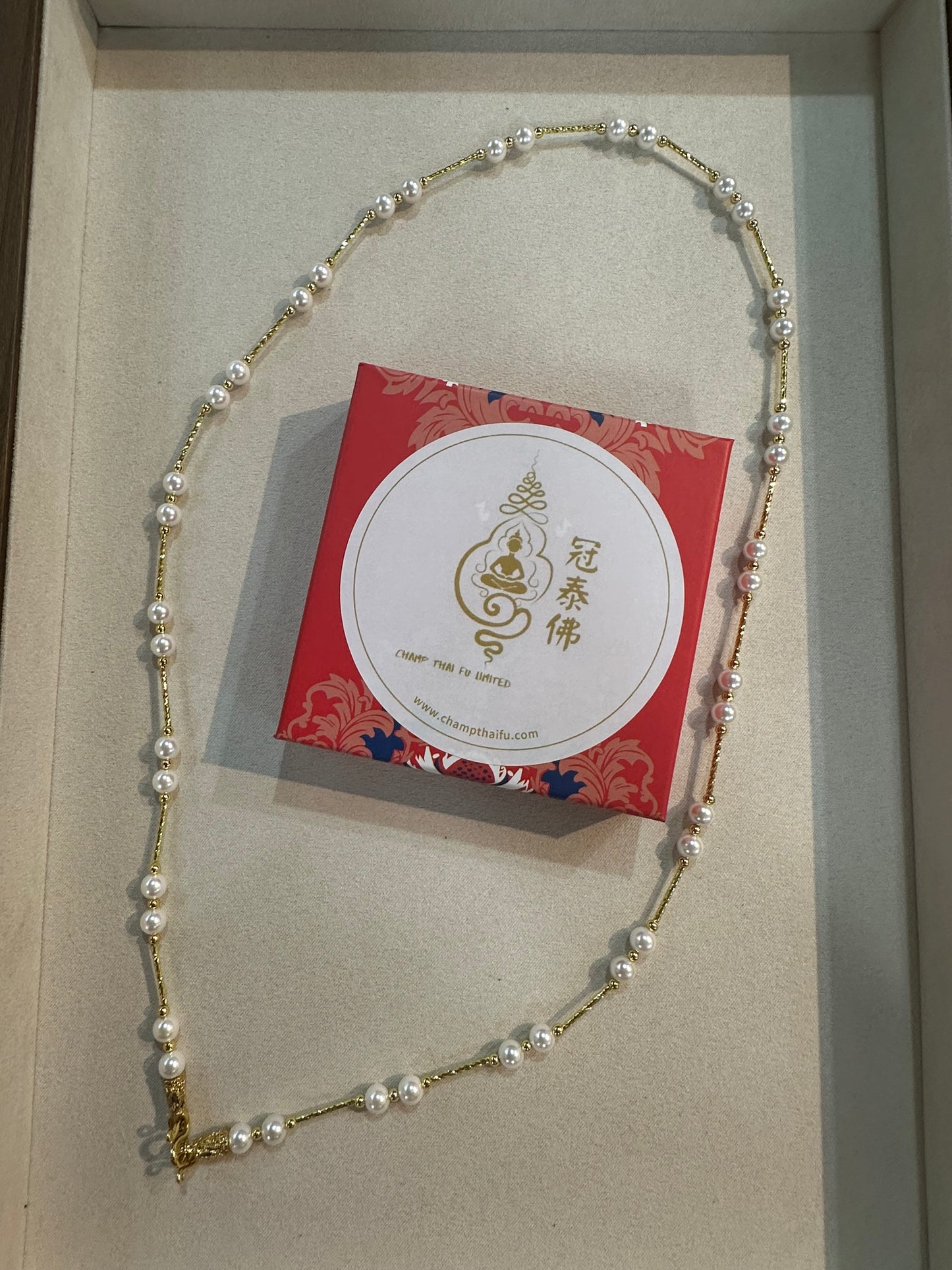 Artificial pearl gold necklace
