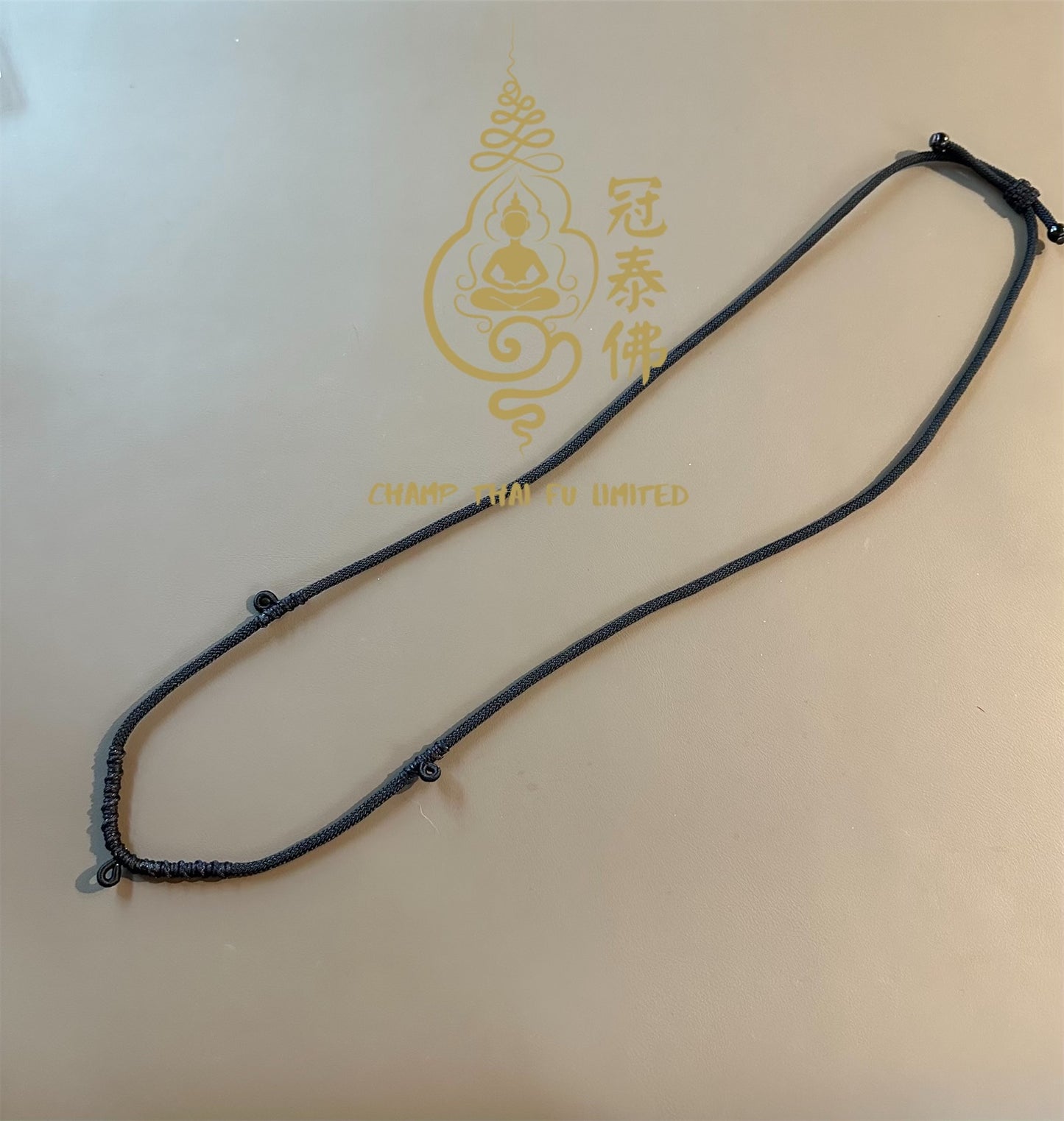 Hand-woven telescopic three-button