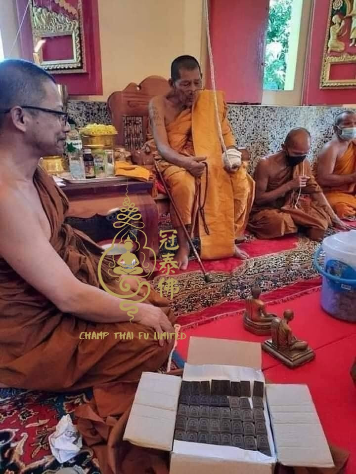 龍婆瑪哈士拉 崇迪Somdej Sao5後師父自身 黑肉缽蓋內嵌金符管(製造少於500件) 附有廟盒