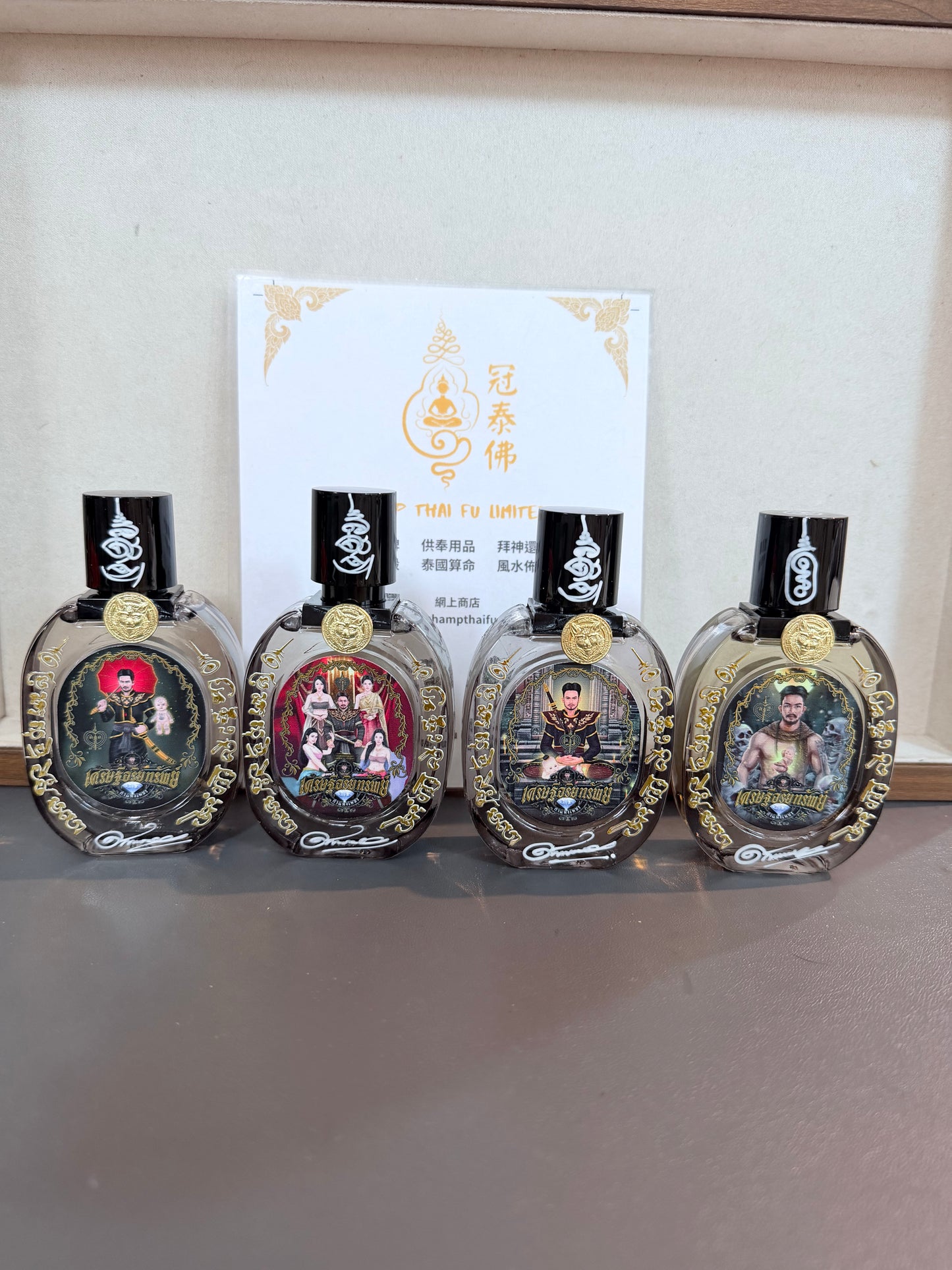 泰國新一代九尾狐仙傳奇 • 人緣至尊 阿贊歐查 坤平將軍魅力人緣香水 𝟑𝟎𝗺𝗹