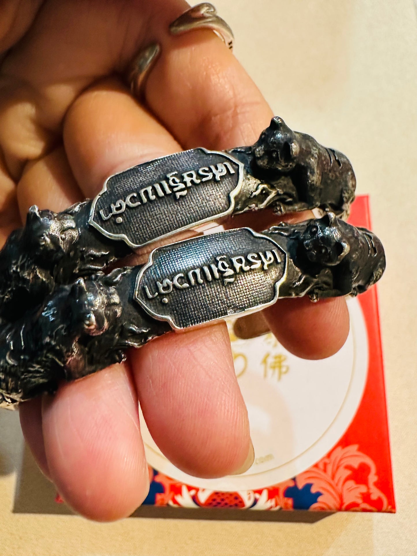 偷運純銀法鐲"喜提貓丹"—大富翁黑貓 阿贊班迪 阿贊黑貓