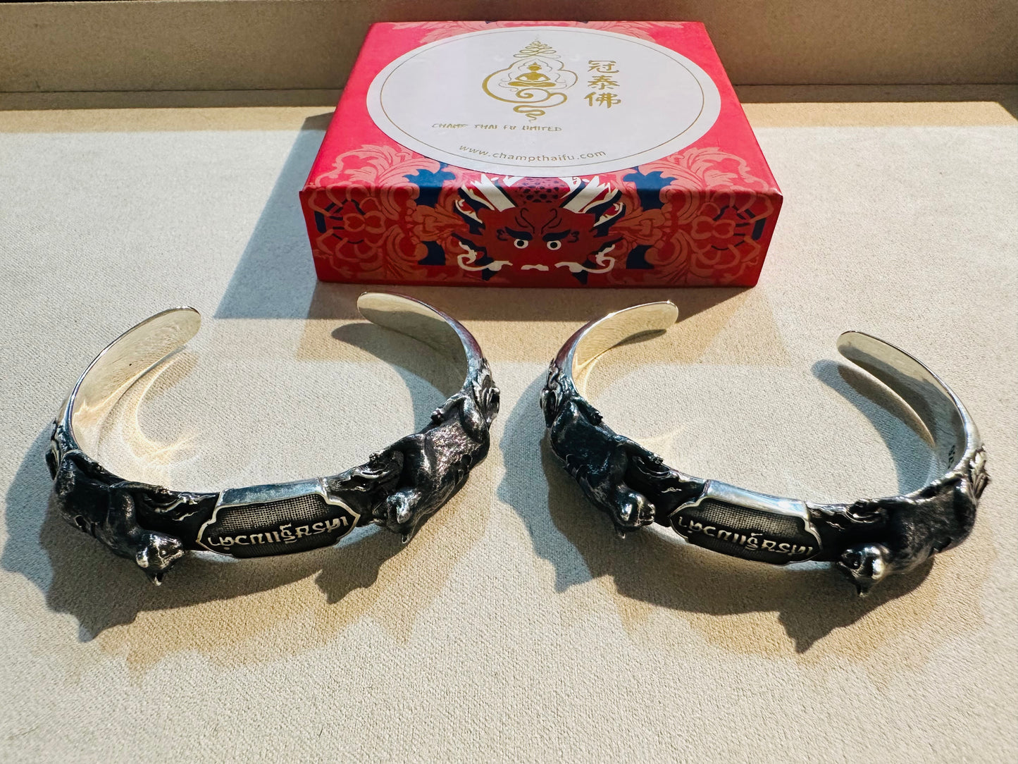 偷運純銀法鐲"喜提貓丹"—大富翁黑貓 阿贊班迪 阿贊黑貓