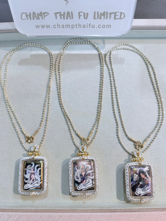 阿贊歐查 九尾狐仙佛牌小模 意大利金殼仿鑽防水殼 連2K頸鏈