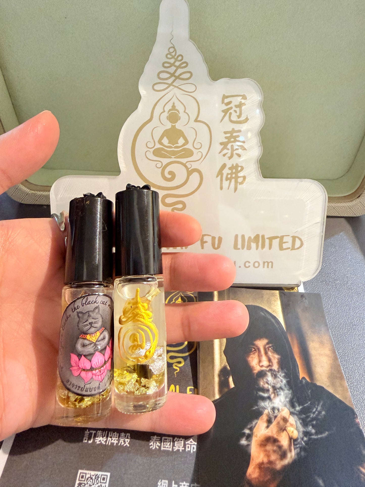 Black Cat Lucky Oil Ajarn Pandi