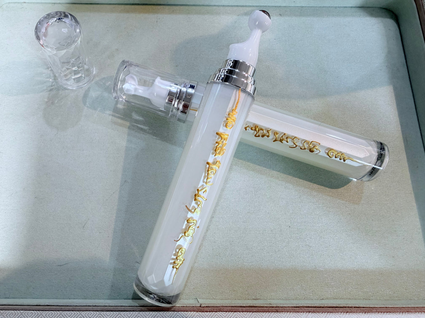絕世容顏眼精華 阿贊碧