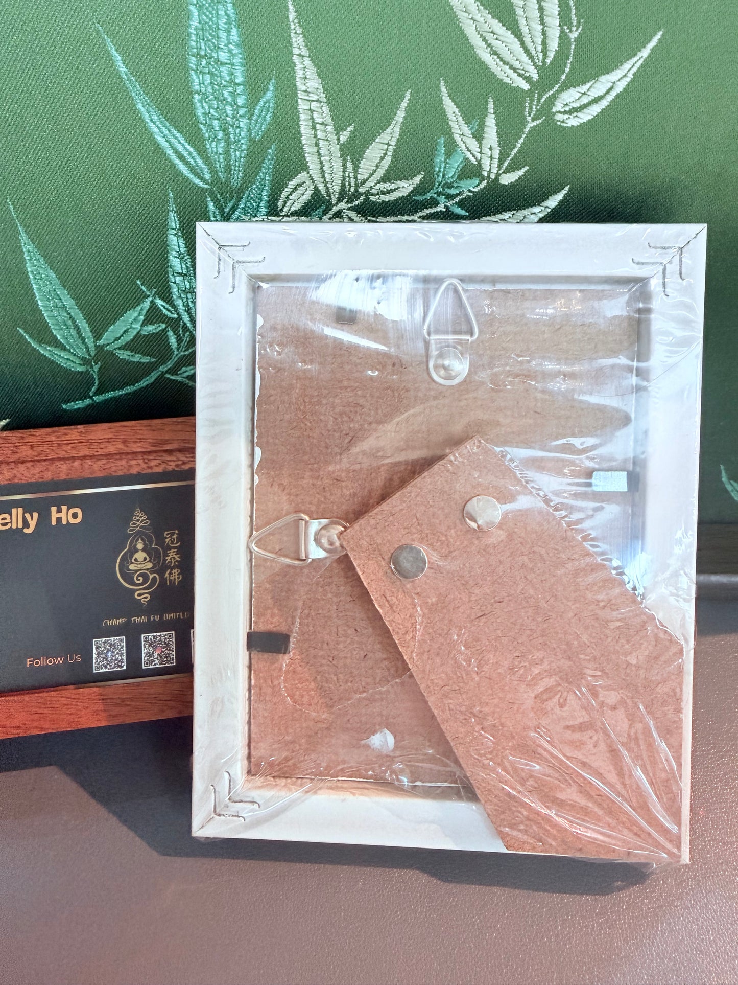 🧿✨【黑貓·抱財符牌相框】✨🧿 （阿贊班迪親制·黑貓抱財符牌+全幅招財符布）