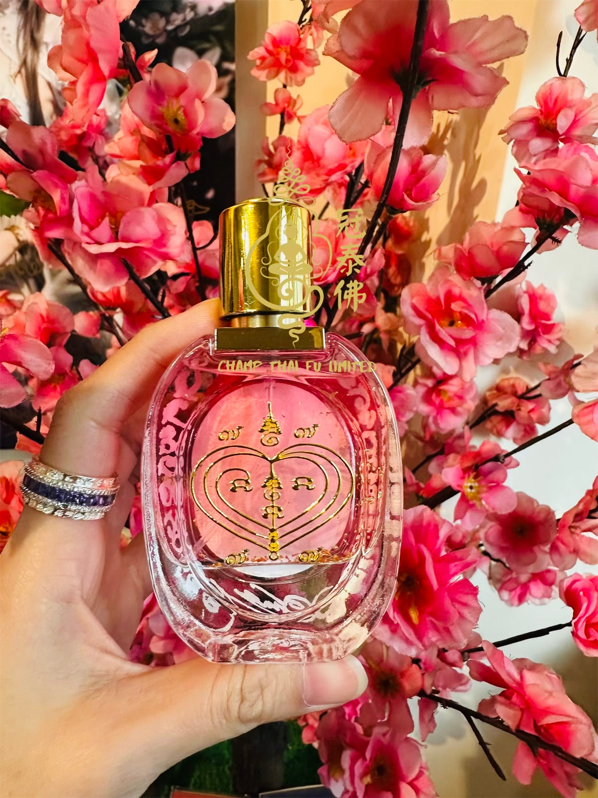 人緣魅力、貴人相助等］阿贊歐查佛曆2567年狐仙魅力香水– 冠泰佛Champ