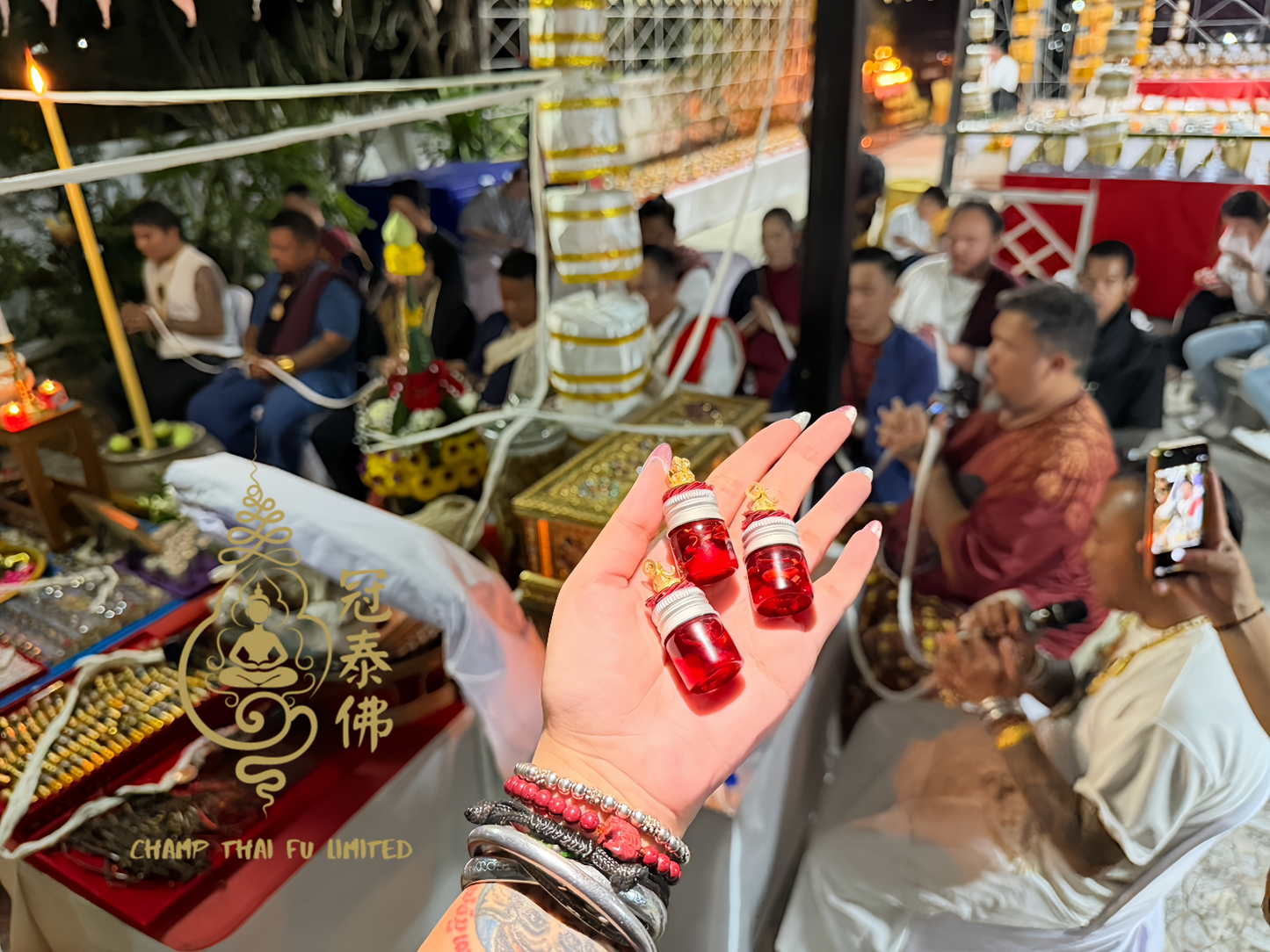 全域開運〰️萬象油♥️♥️♥️  只有出100瓶🔺（稀有入料） 🔺超過30個知名阿贊加持〰️  阿贊濕 阿贊南澳 阿贊博通 阿贊拉 阿贊咒 阿贊凱爾 阿贊boe 阿贊pim 阿贊歐查 等等 重點師傅認證加持♥️